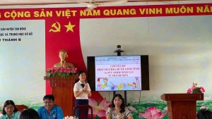 Cô Nguyễn Ái Hoà - Trình bày chuyên đề "Biện pháp giáo dục học sinh về sức khoẻ sinh sản vị thành niên"